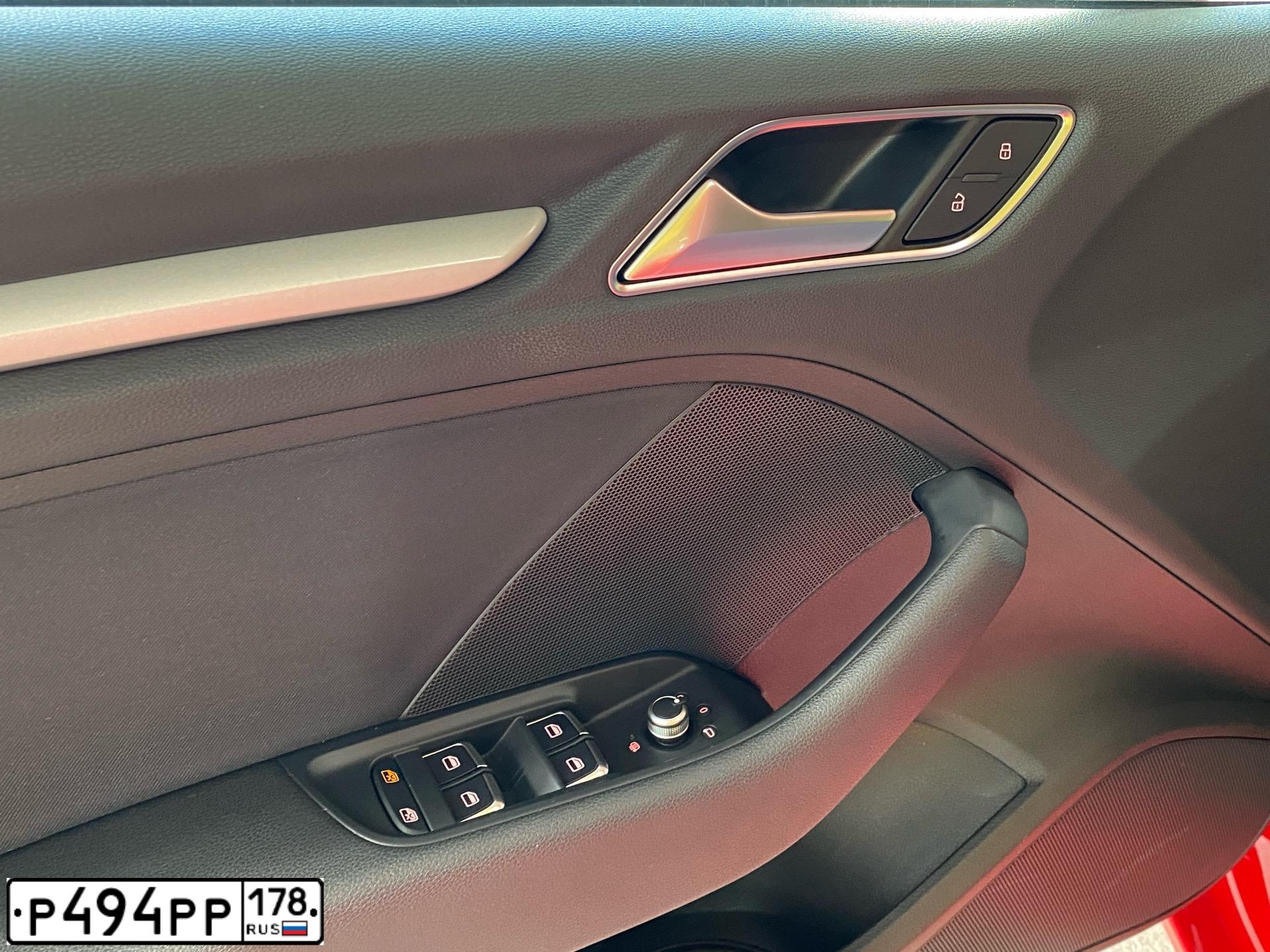 Фото автомобиля AUDI A3, 2013 — госномер Р494РР178. Цвет: Красный