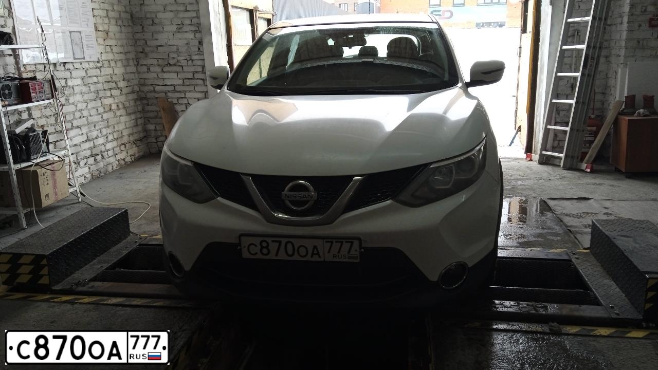 Фото автомобиля NISSAN PATHFINDER, 2013 — госномер Н030СТ799. Цвет: ЧЕРНЫЙ