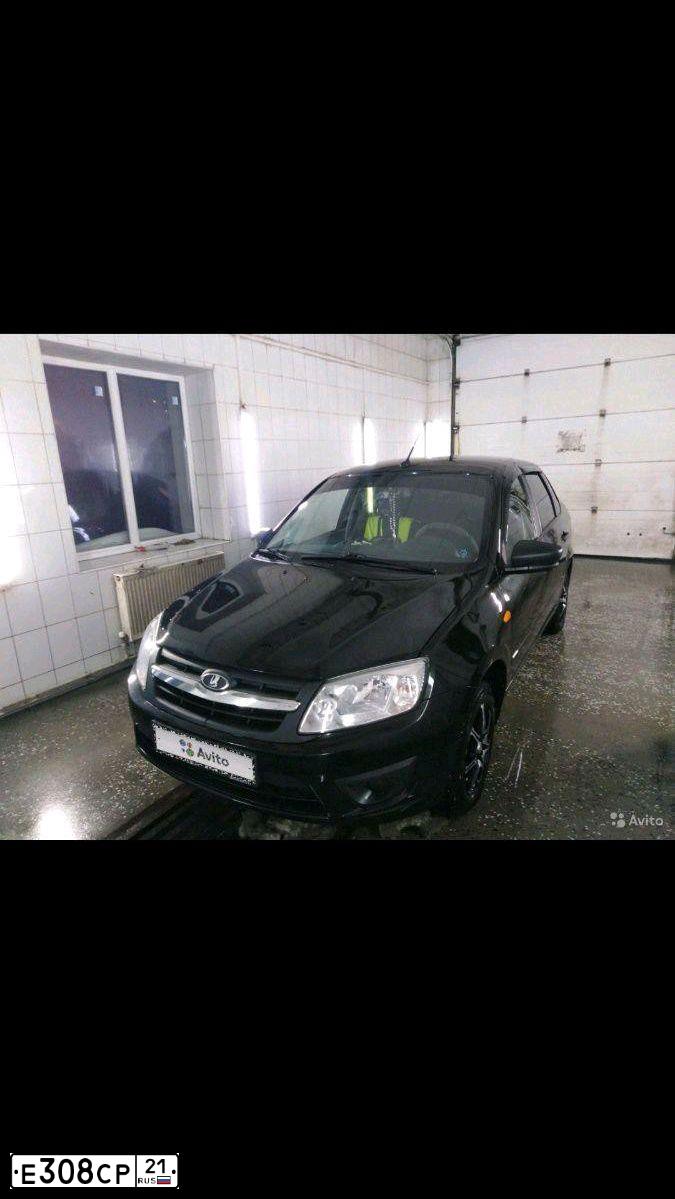 Фото автомобиля LADA 2190 GRANTA, 2017 — госномер Е308СР21. Цвет: ЧЕРНЫЙ