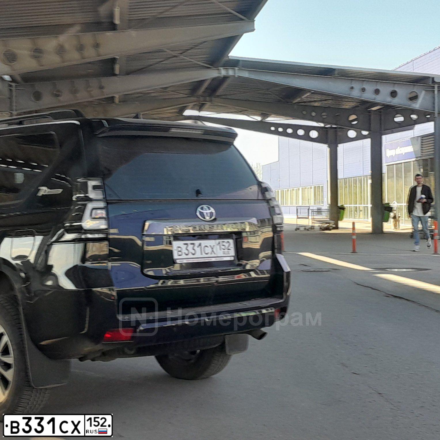 Фото автомобиля TOYOTA LANDCRUISER, 2011 — госномер А082ХО155. Цвет: ЧЕРНЫЙ