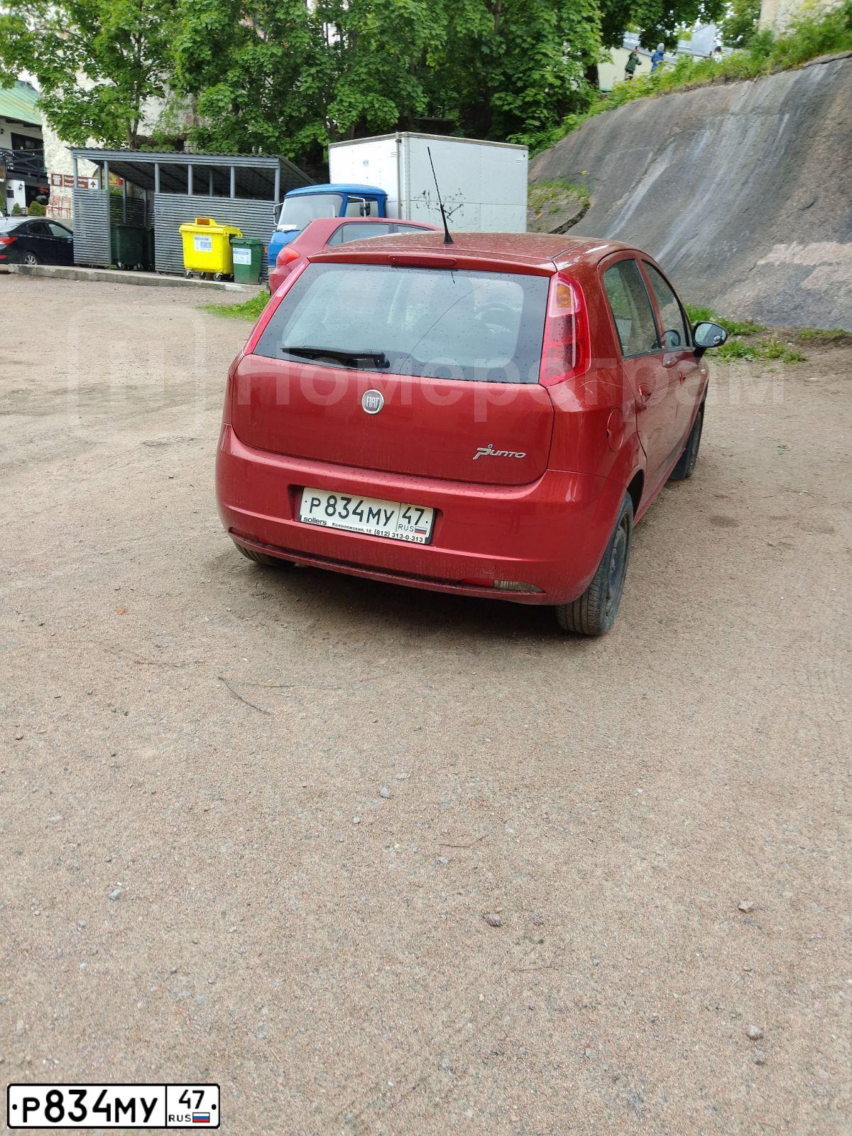 Фото автомобиля FIAT PUNTO, 2008 — госномер Р834МУ47. Цвет: БОРДОВЫЙ