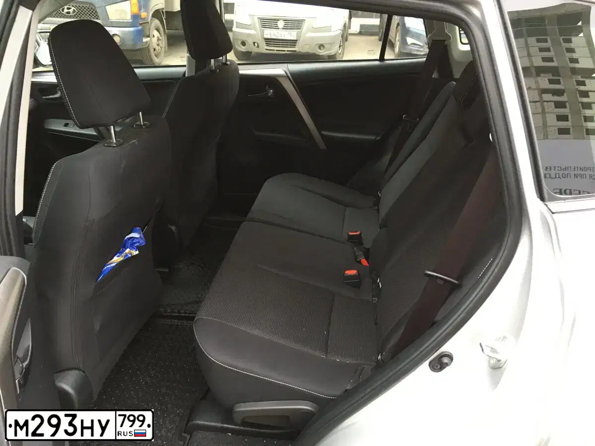 Фото автомобиля TOYOTA RAV4, 2019 — госномер М293НУ799. Цвет: ТЕМНО-СИНИЙ МЕТАЛЛИК