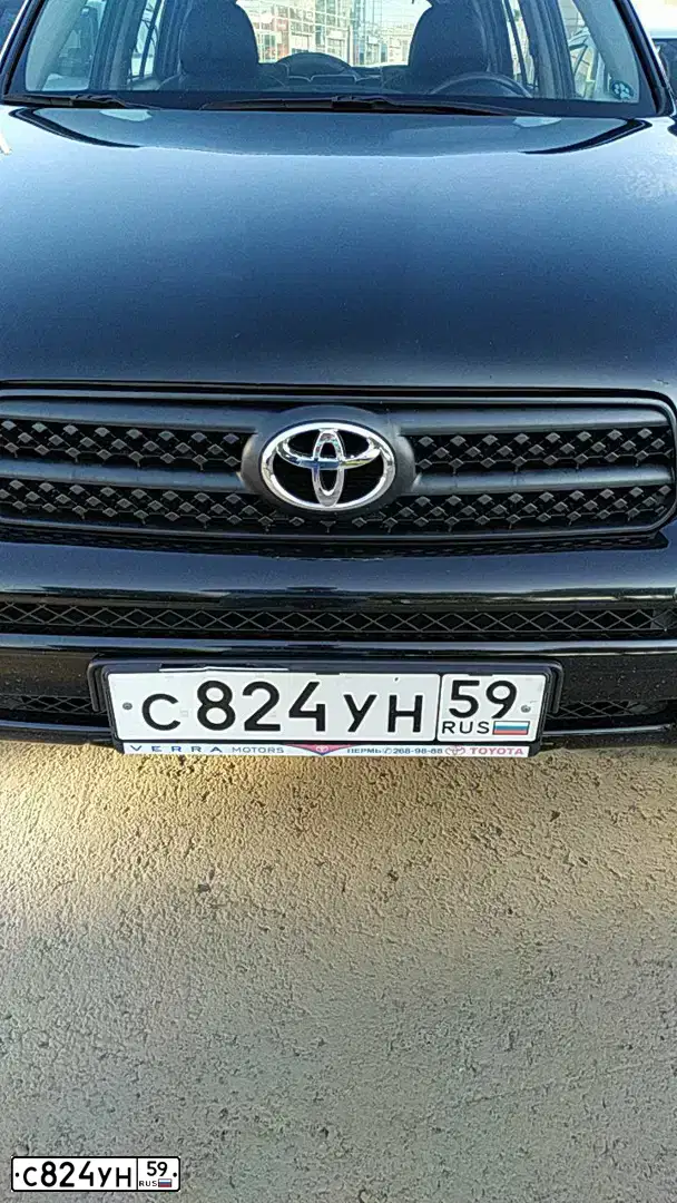 Фото автомобиля TOYOTA RAV4, 2006 — госномер М762НМ159. Цвет: ЧЕРНЫЙ