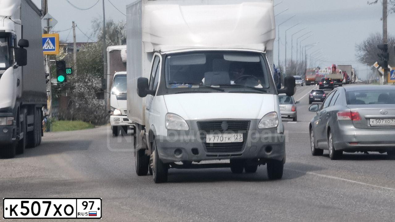 Фото автомобиля НУUNDАI GАLLОРЕR, 1999 — госномер У869УС69. Цвет: ТЕМНО-СЕРЫЙ