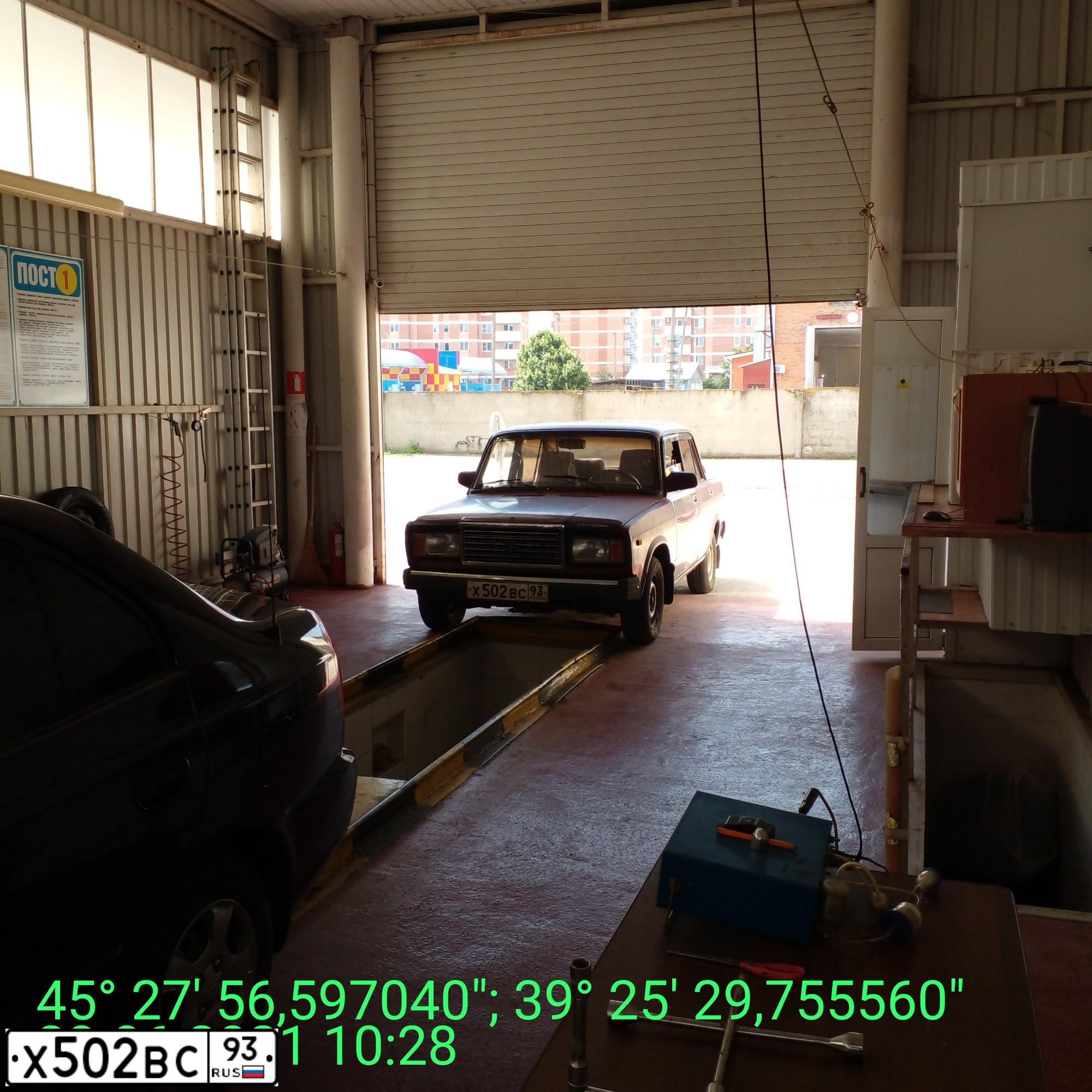 Фото автомобиля LADA 2107, 2003 — госномер М586НМ761. Цвет: БОРДОВЫЙ