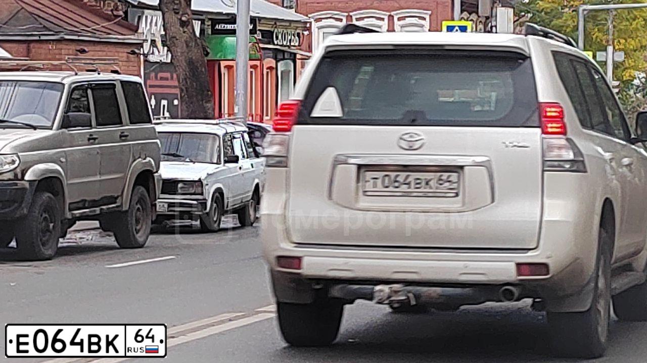 Фото автомобиля VOLKSWAGEN TOUAREG, 2017 — госномер Р685ВТ550. Цвет: Белый