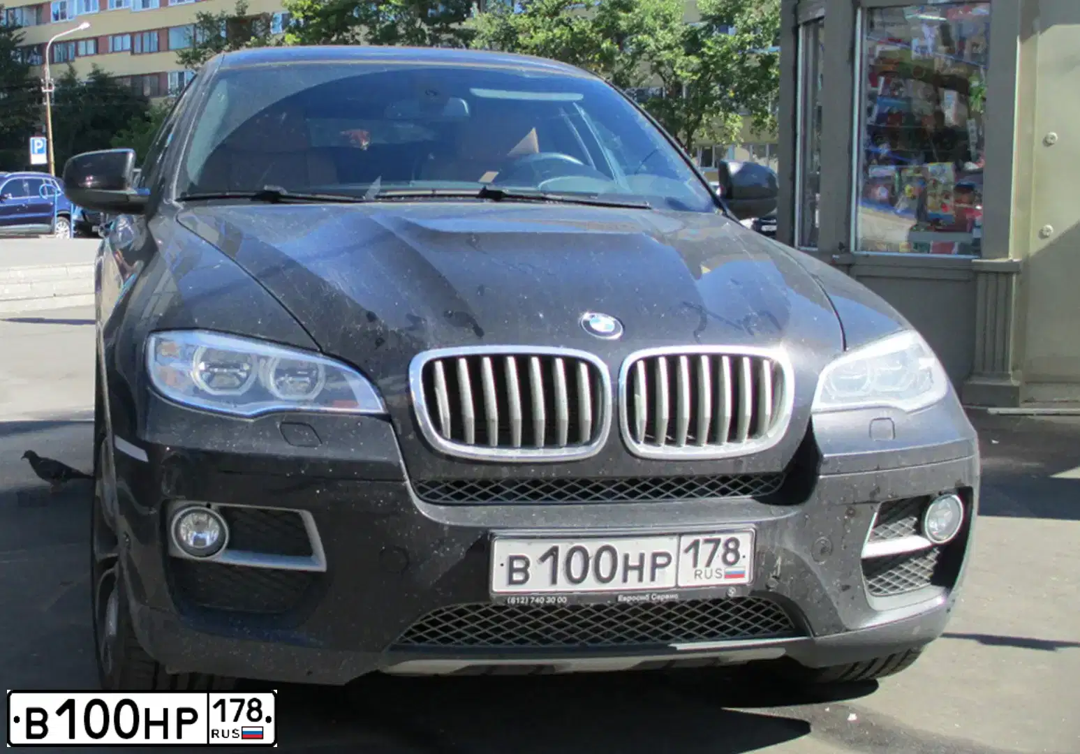 Фото автомобиля BMW X6, 2012 — госномер В100НР178. Цвет: ЧЕРНЫЙ