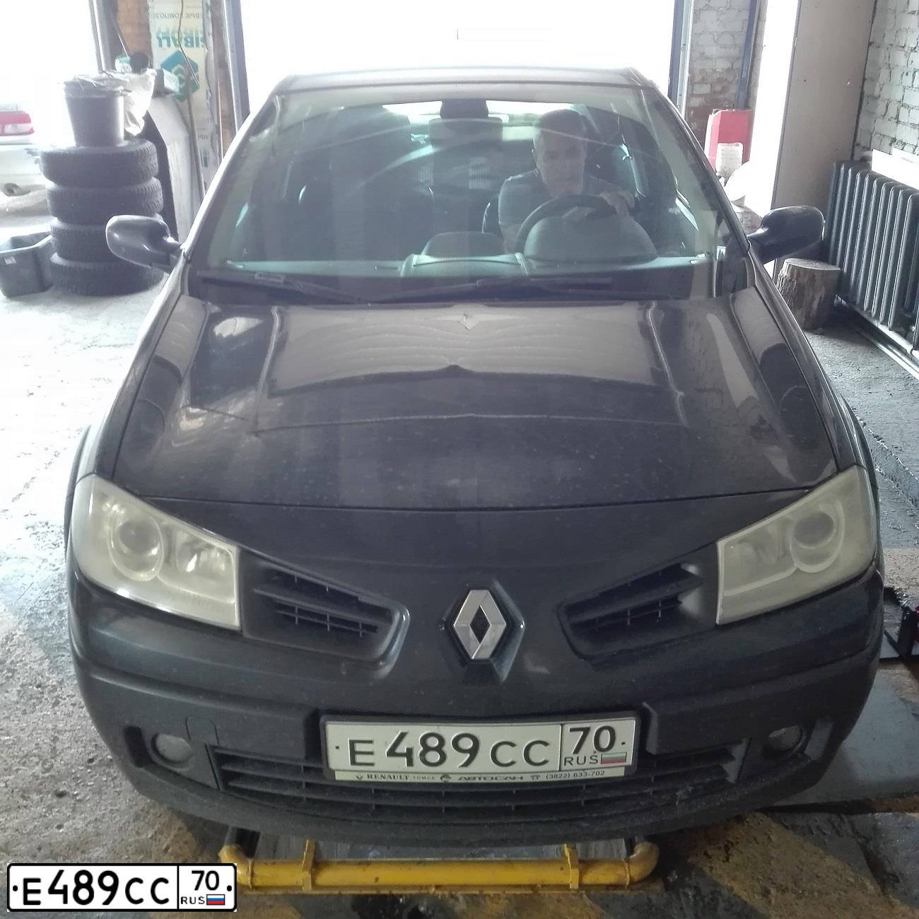 Фото автомобиля RENAULT MEGANE, 2008 — госномер Е489СС70. Цвет: Темно-синий