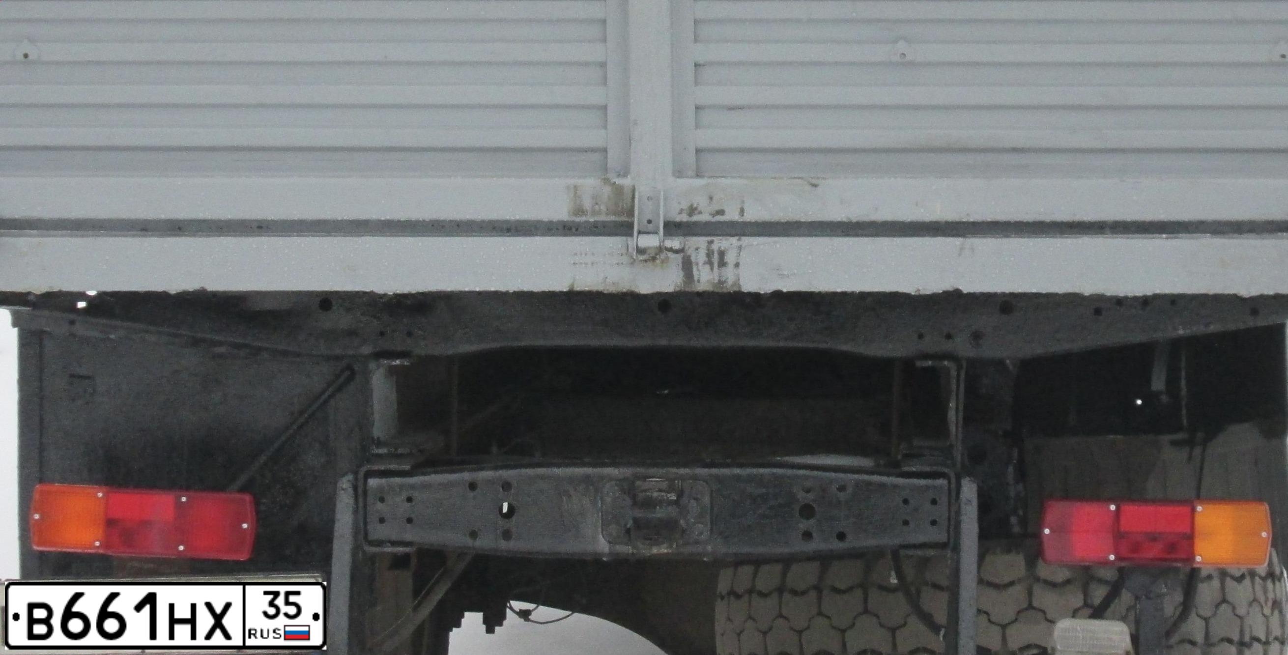 Фото автомобиля GAZ 3309, 2011 — госномер В661НХ35. Цвет: Белый