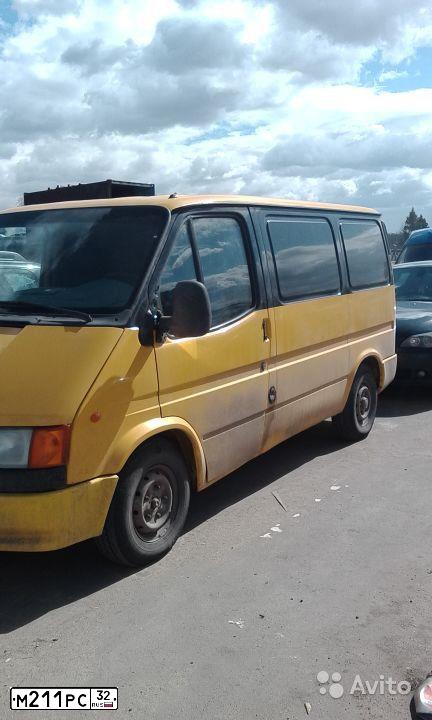 Фото автомобиля FORD TRANSIT, 1997 — госномер М211РС32. Цвет: ЖЁЛТЫЙ