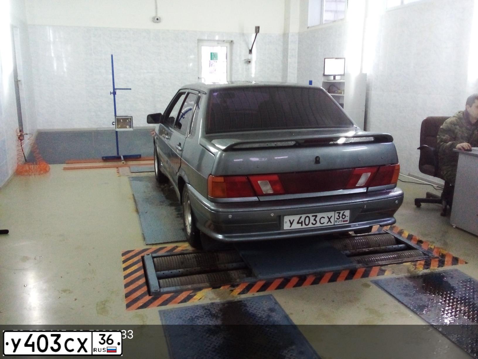 Фото автомобиля LADA 2115 SAMARA, 2011 — госномер У403СХ36. Цвет: средний серо-зеленый металлик