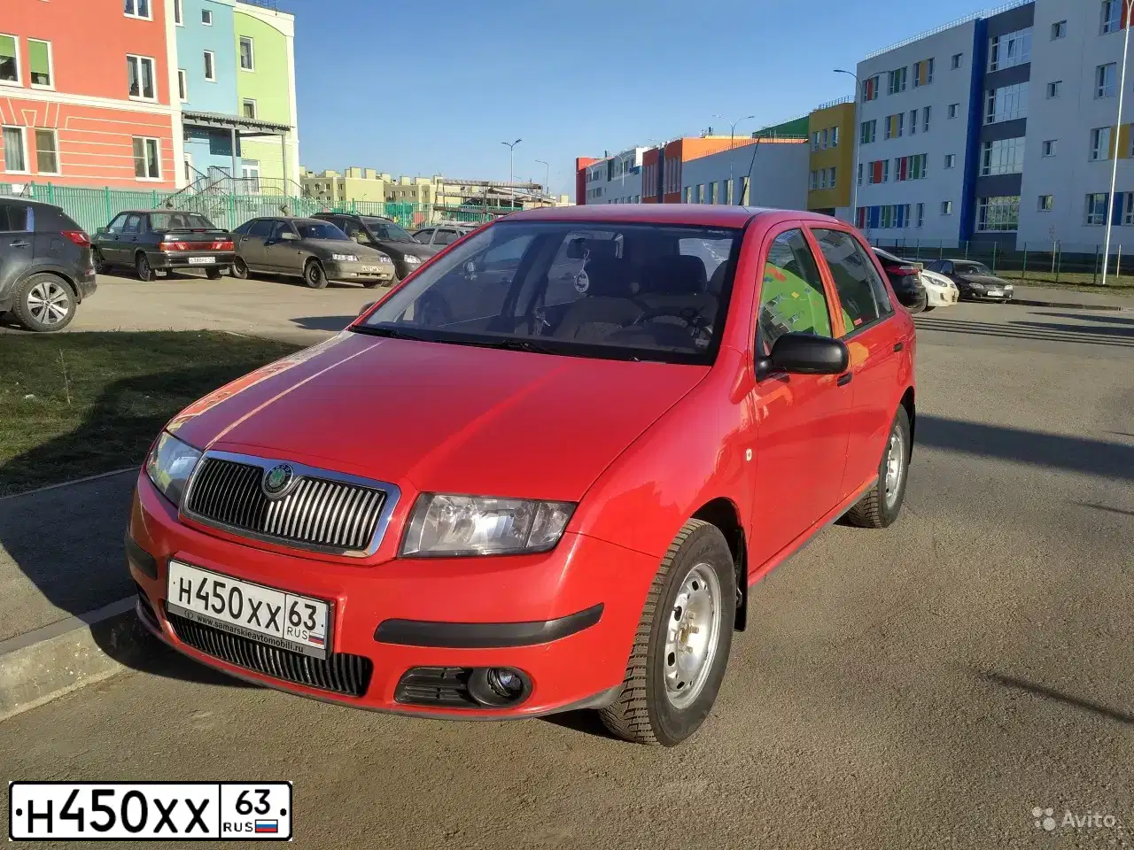 Фото автомобиля SKODA FABIA, 2006 — госномер Е095ХВ763. Цвет: Красный