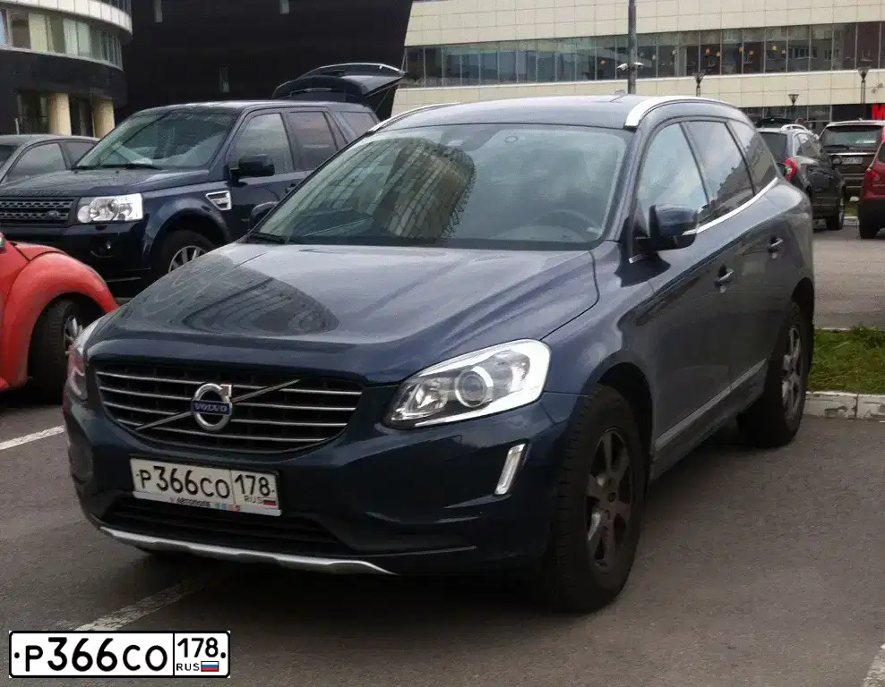 Фото автомобиля VOLVO XC60, 2013 — госномер Р366СО178. Цвет: ТЕМНО-СИНИЙ