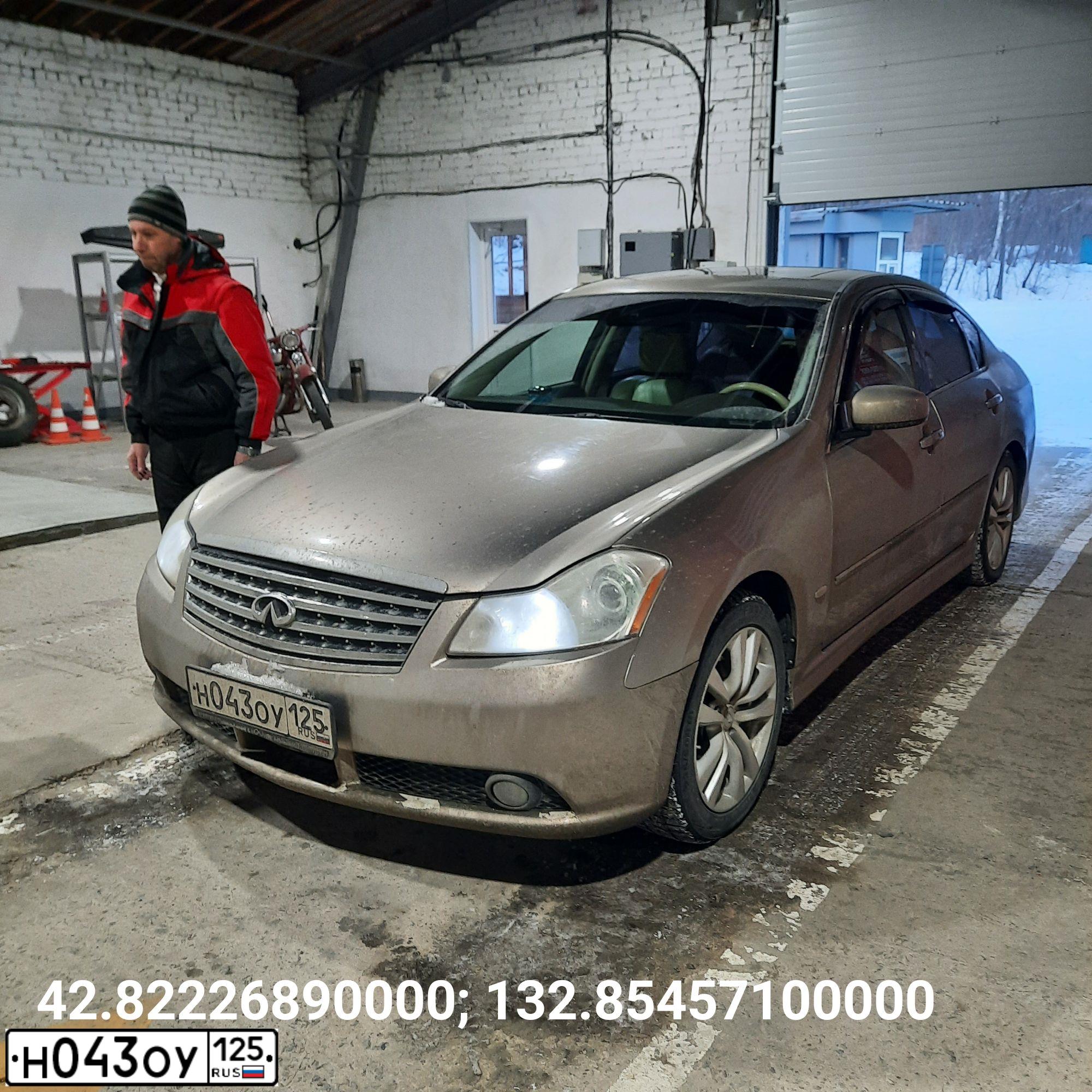 Фото автомобиля INFINITI M35, 2008 — госномер К857ТА125. Цвет: ЗОЛОТИСТЫЙ