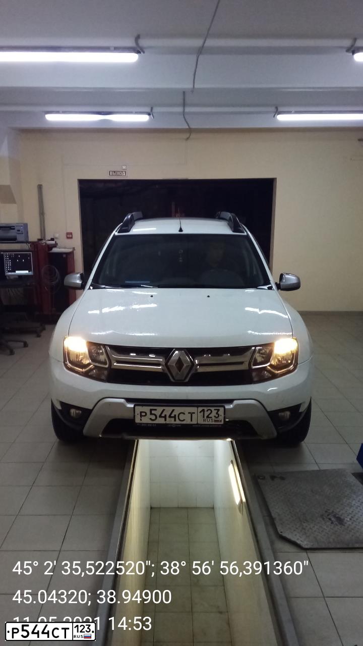 Фото автомобиля RENAULT DUSTER, 2017 — госномер Е026ХМ82