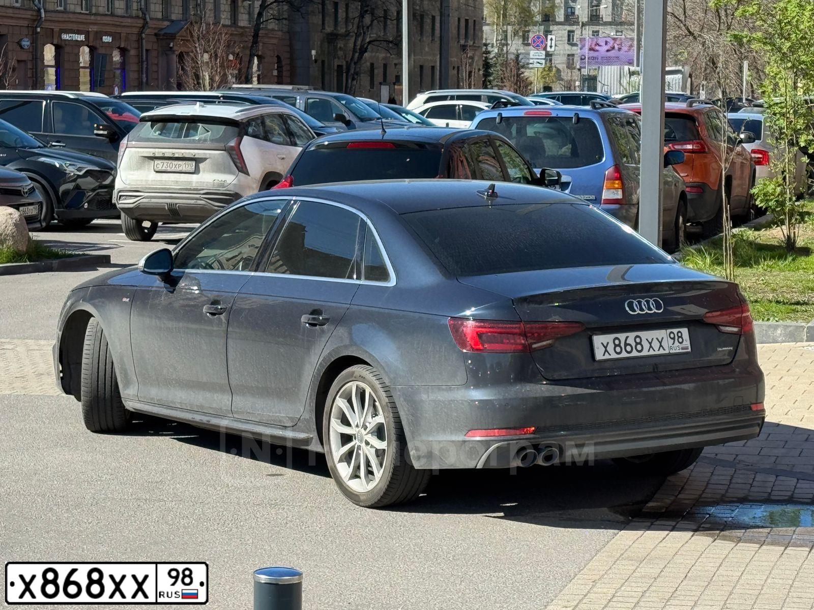 Фото автомобиля AUDI A4, 2012 — госномер Т100АХ198. Цвет: ЧЕРНЫЙ