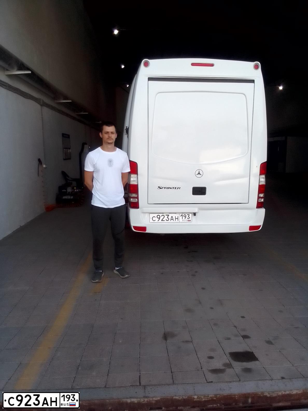 Фото автомобиля MERCEDES SPRINTER, 2013 — госномер Е113ХО73. Цвет: Белый
