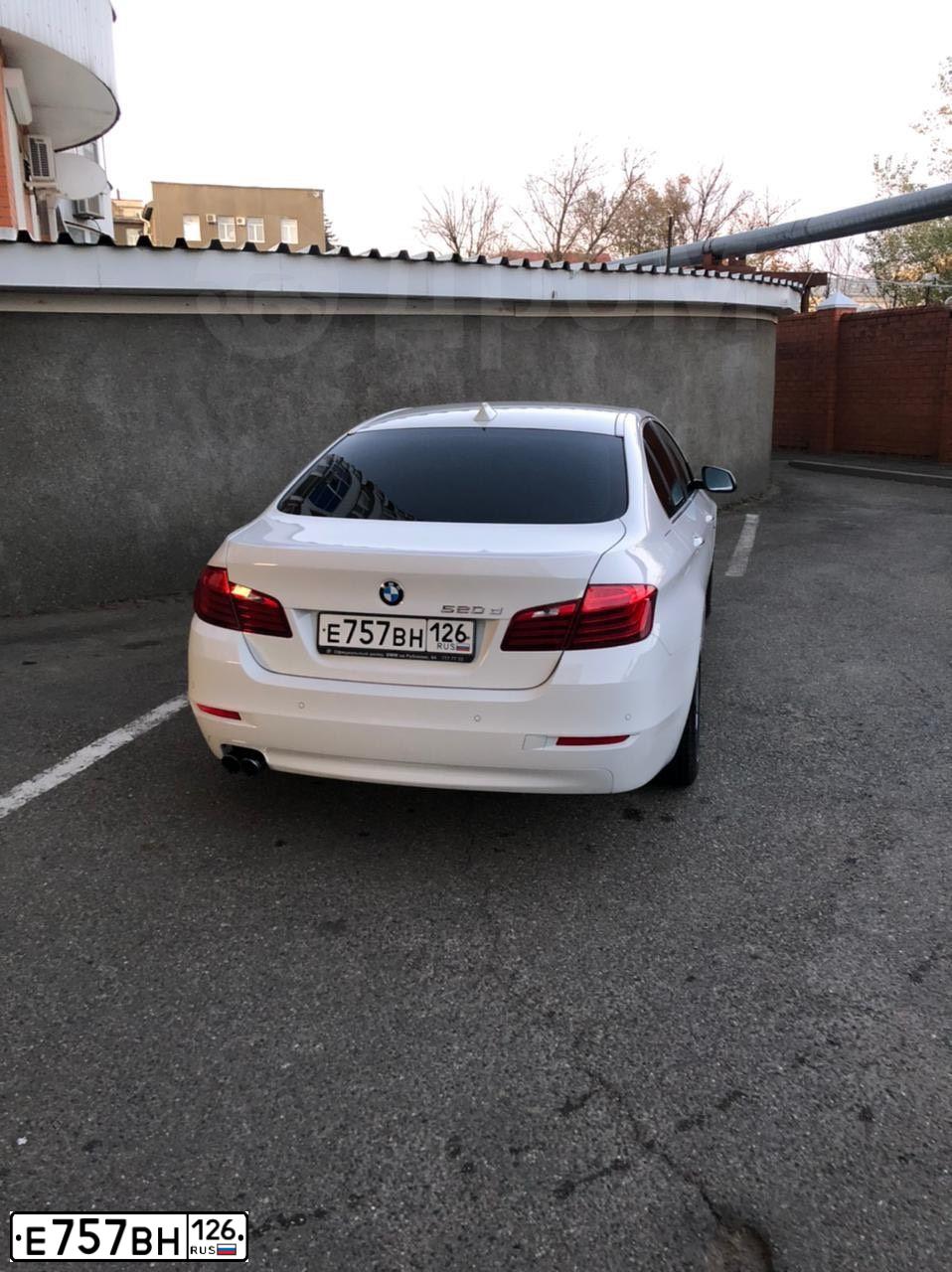 Фото автомобиля BMW SERIE 5, 2014 — госномер А101ВХ126. Цвет: Белый