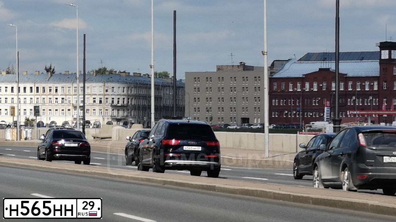 Фото автомобиля LADA 2104, 2007 — госномер М915ОМ29. Цвет: ТЕМНО-КРАСНЫЙ