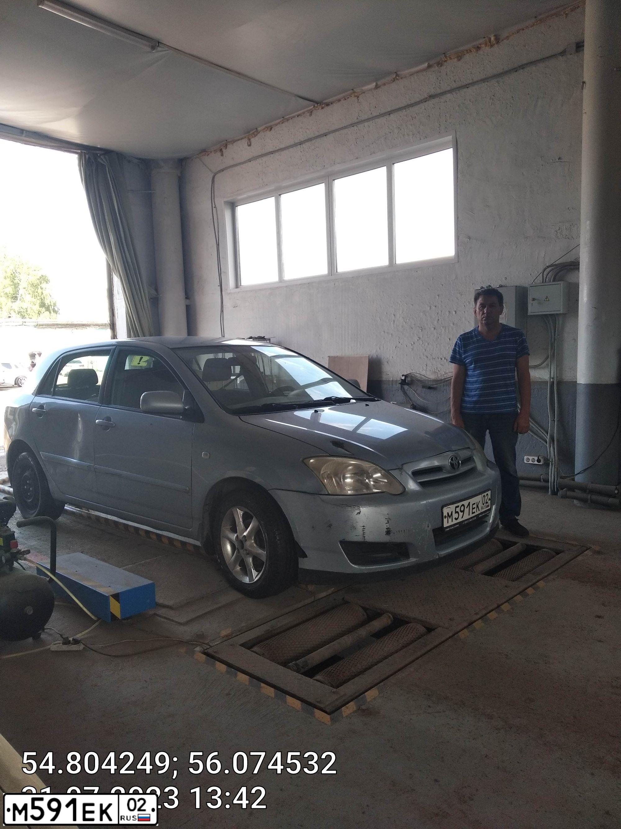 Фото автомобиля ТОЙОТА COROLLA, 2006 — госномер К222НР702. Цвет: СВЕТЛО-ГОЛУБОЙ