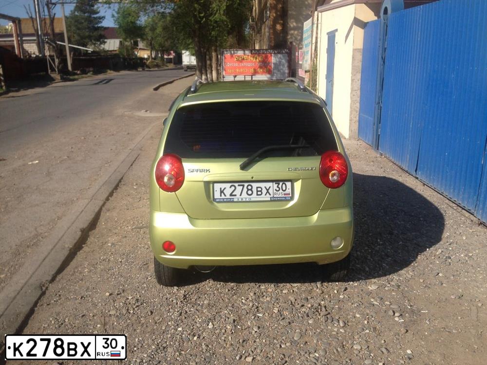 Фото автомобиля CHEVROLET SPARK, 2006 — госномер К278ВХ30. Цвет: ЗОЛОТИСТЫЙ