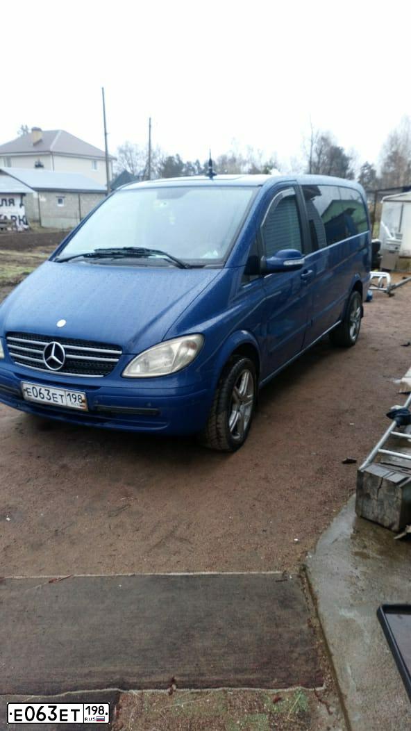 Фото автомобиля MERCEDES VIANO, 2004 — госномер Х787ММ51. Цвет: синий