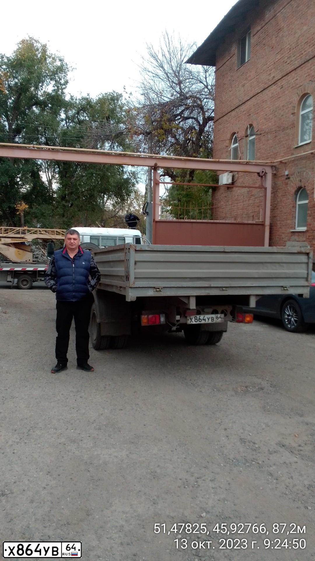 Фото автомобиля FUSO CANTER, 2012 — госномер Х864УВ64. Цвет: БЕЛЫЙ