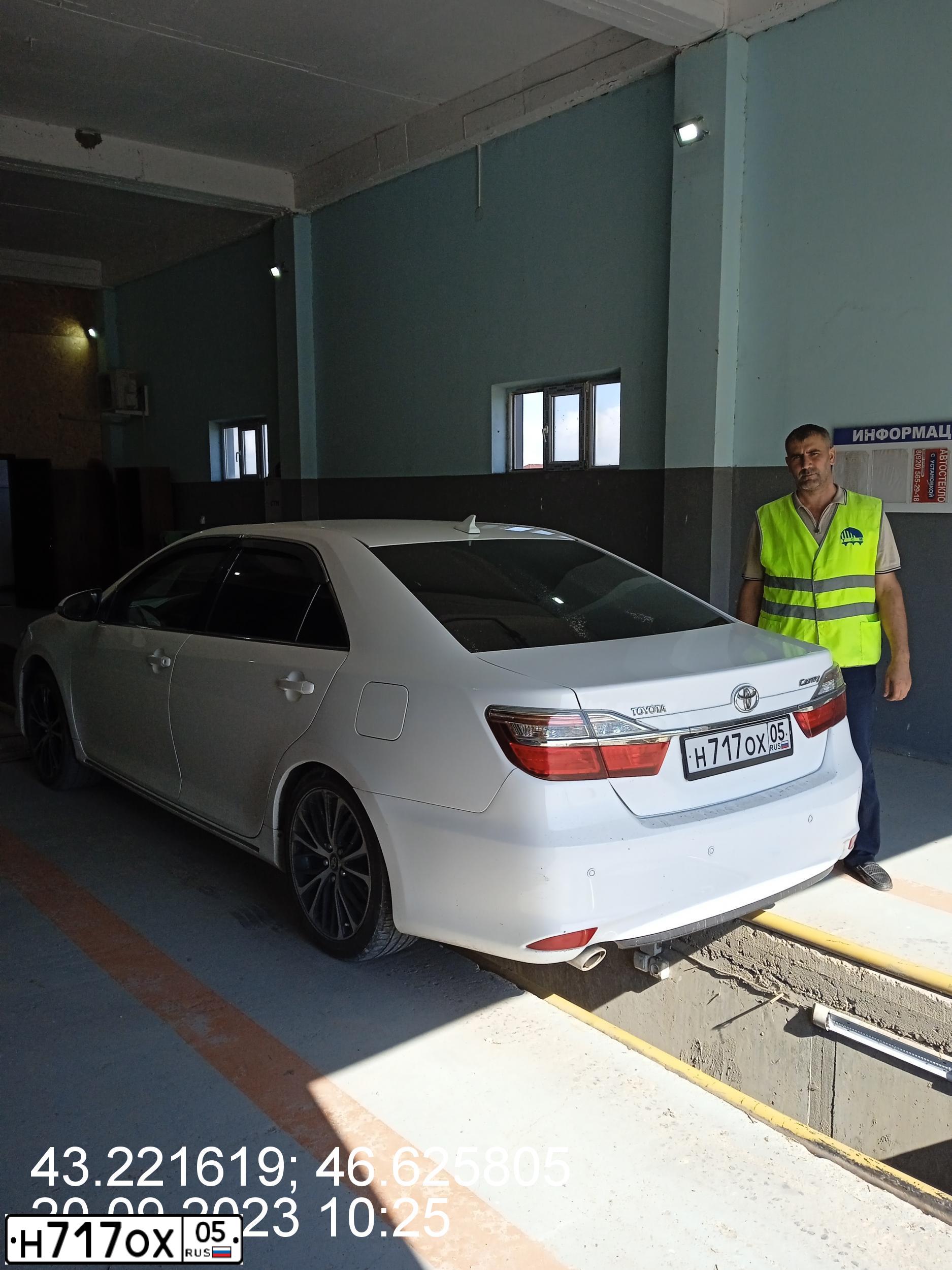 Фото автомобиля TOYOTA CAMRY, 2013 — госномер А609НК37. Цвет: Белый