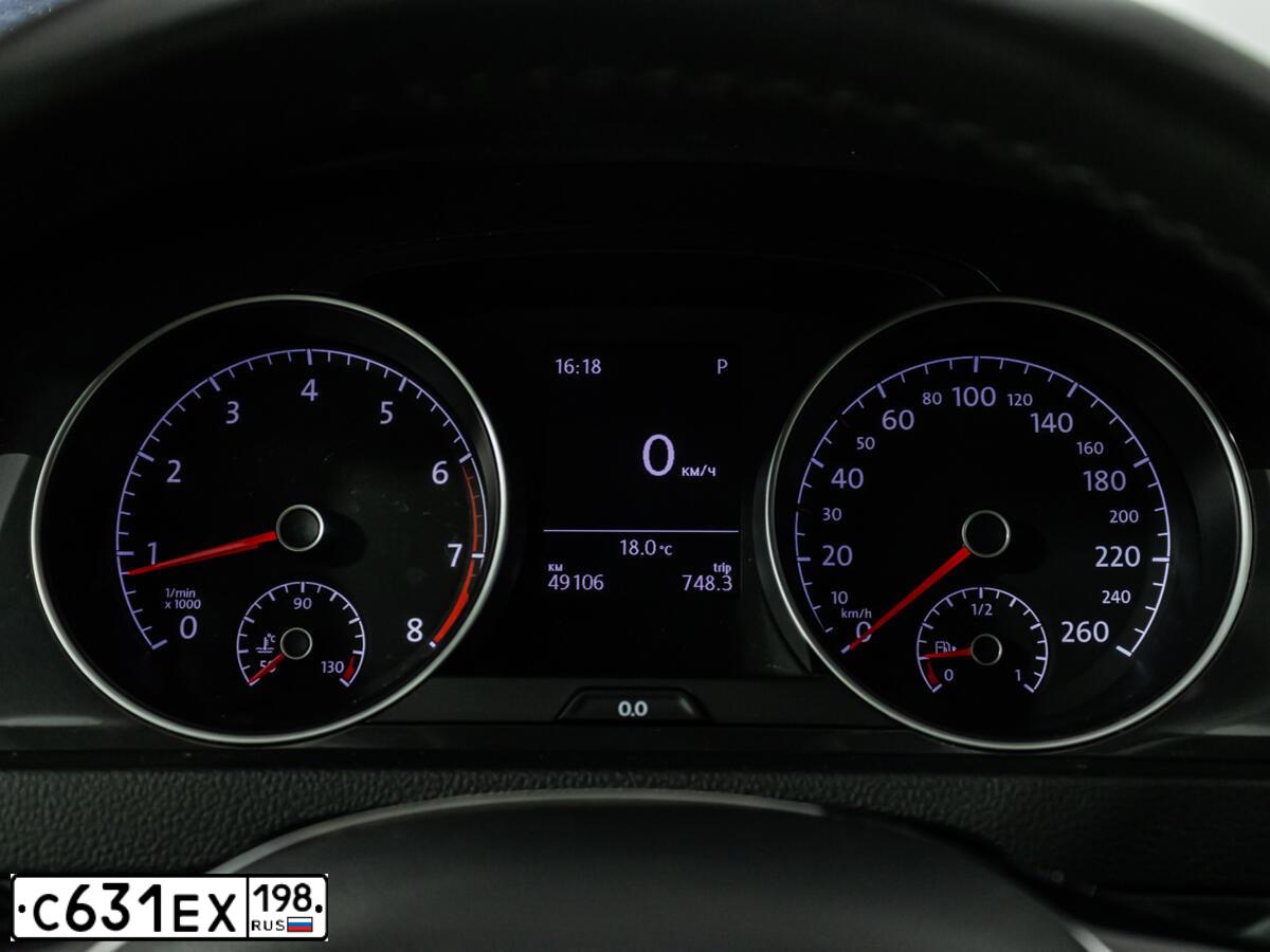 Фото автомобиля VOLKSWAGEN GOLF, 2018 — госномер О641ОК29. Цвет: СИНИЙ