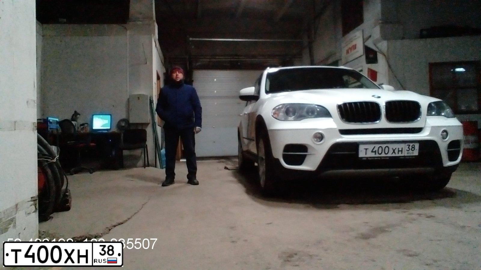 Фото автомобиля TOYOTA LANDCRUISER 200, 2015 — госномер Х017НА124. Цвет: Белый