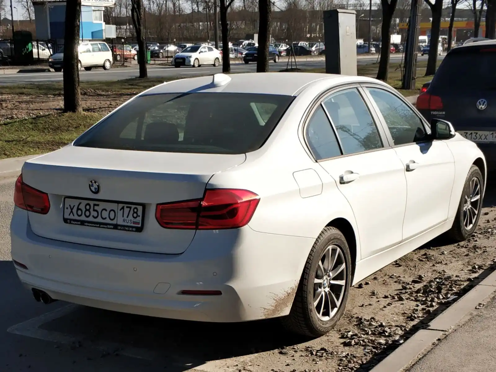 Фото автомобиля BMW SERIE 3, 2017 — госномер Х685СО178. Цвет: БЕЛЫЙ