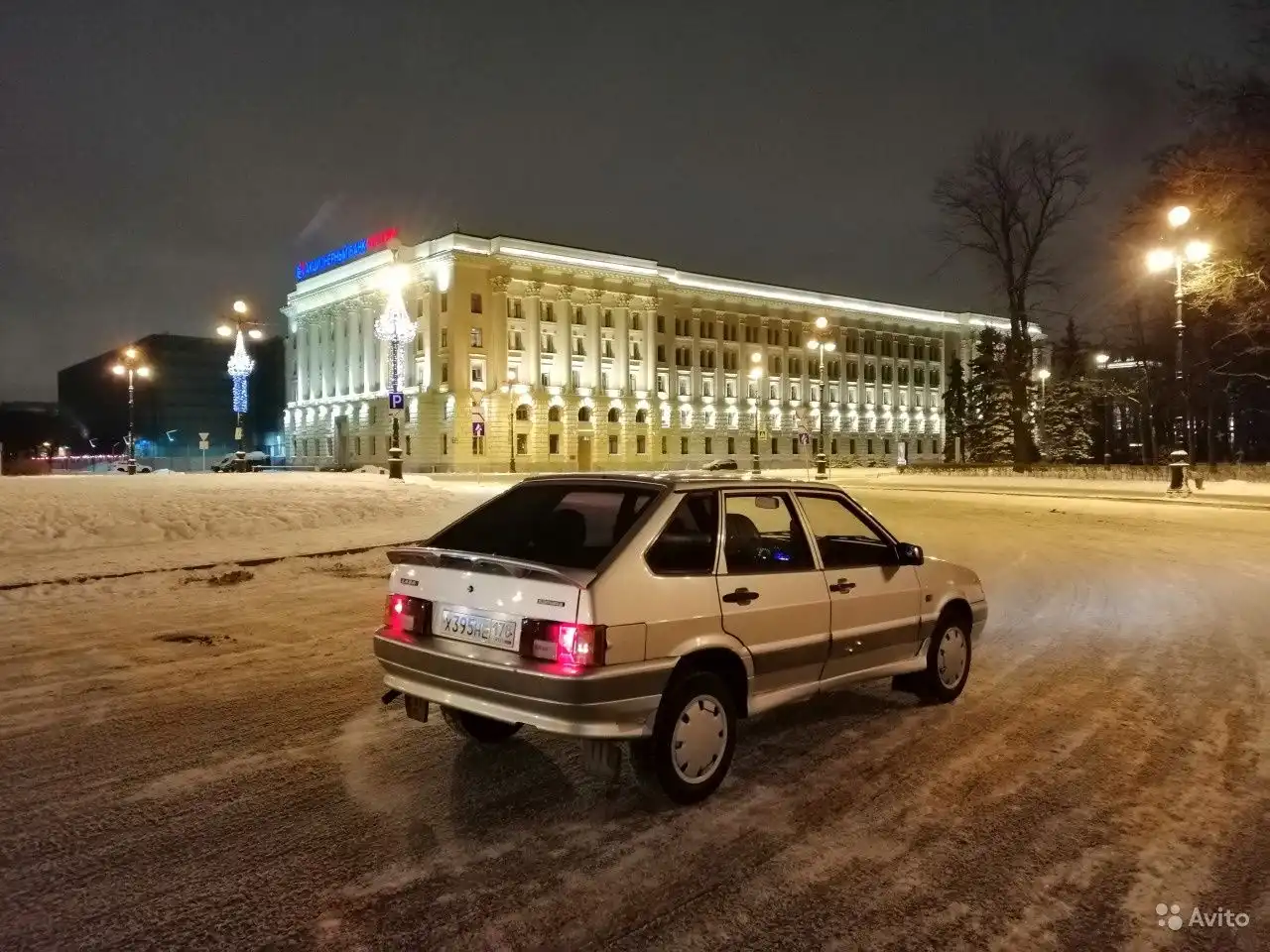 Фото автомобиля LADA 2114 SAMARA, 2006 — госномер Т381ВО198. Цвет: СВЕТЛО-СЕРЕБРИСТЫЙ МЕТАЛЛ