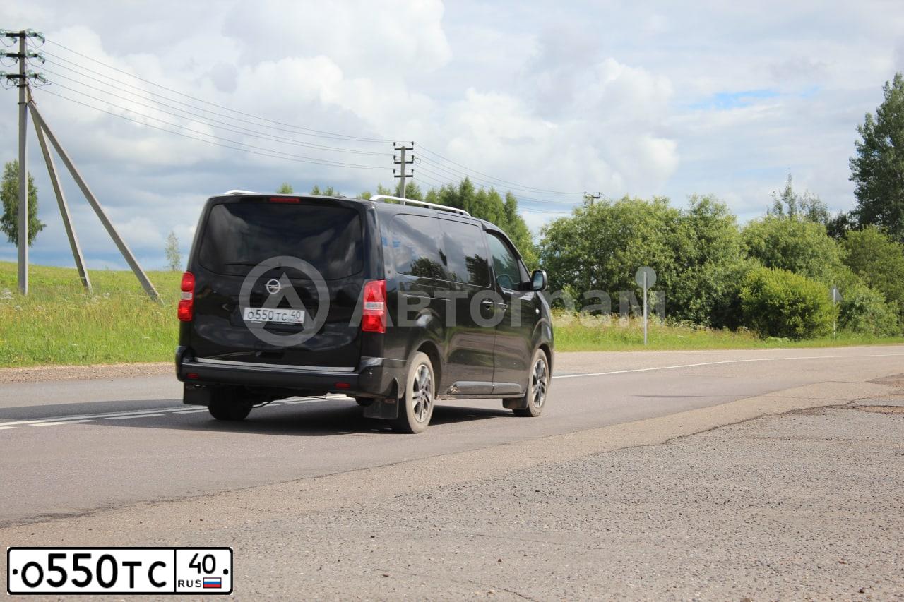 Фото автомобиля OPEL ZAFIRA LIFE, 2019 — госномер О550ТС40. Цвет: ЧЕРНЫЙ