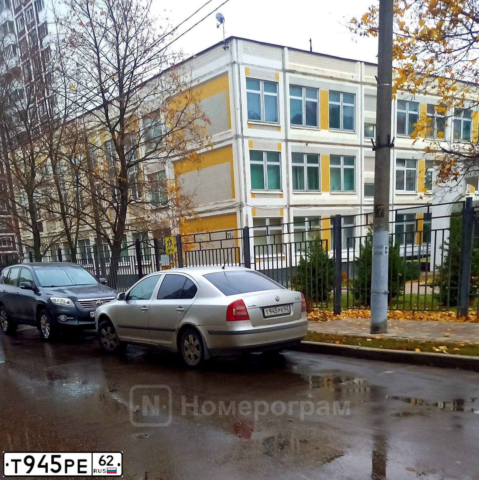Фото автомобиля SKODA OCTAVIA, 2005 — госномер Т945РЕ62. Цвет: Серебристый