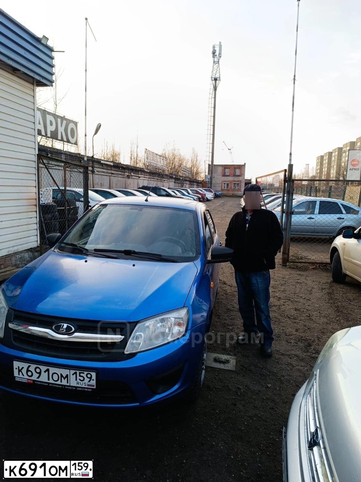 Фото автомобиля LADA GRANTA, 2016 — госномер Н467ТТ18. Цвет: ЯРКО-СИНИЙ