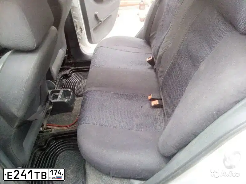 Фото автомобиля SKODA FABIA, 2006 — госномер К395ХЕ174. Цвет: серебристый