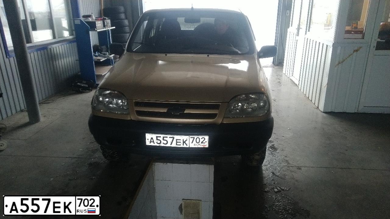 Фото автомобиля CHEVROLET NIVA, 2005 — госномер К200ХС702