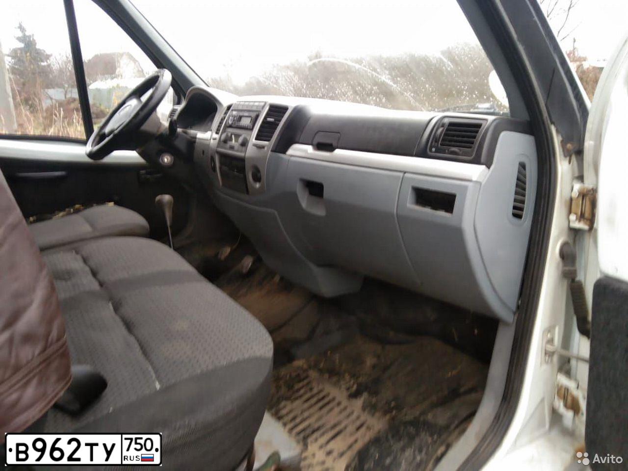 Фото автомобиля GAZ 2752 SOBOL, 2010 — госномер В962ТУ750. Цвет: Белый