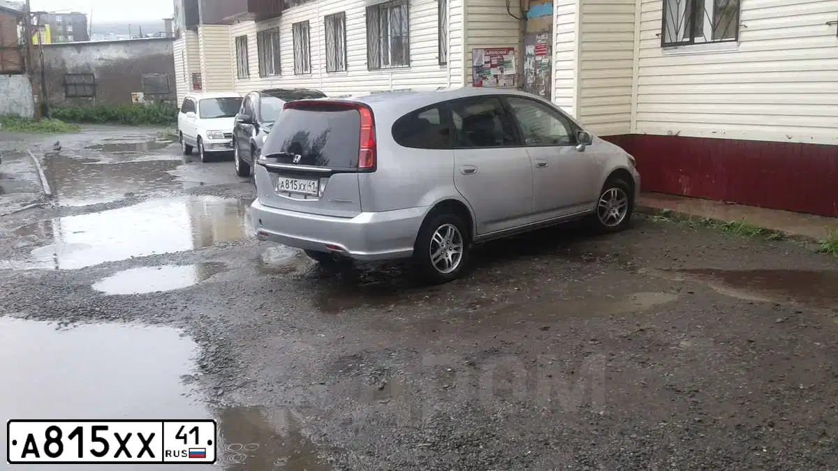 Фото автомобиля HONDA STREAM, 2004 — госномер А815ХХ41