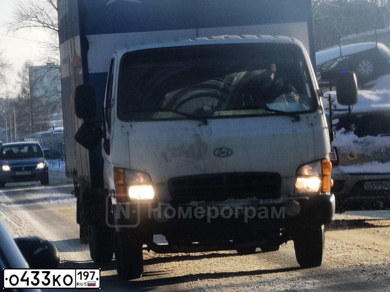 Фото автомобиля АF 47430A AF 47430A, 2005 — госномер Е798АА250. Цвет: Белый