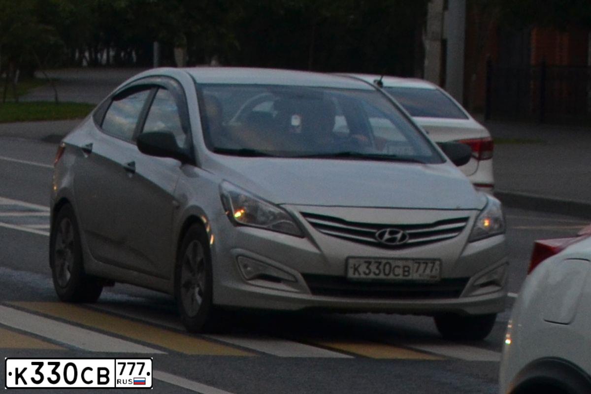 Фото автомобиля HYUNDAI SOLARIS, 2015 — госномер К330СВ777. Цвет: СЕРЕБРИСТЫЙ