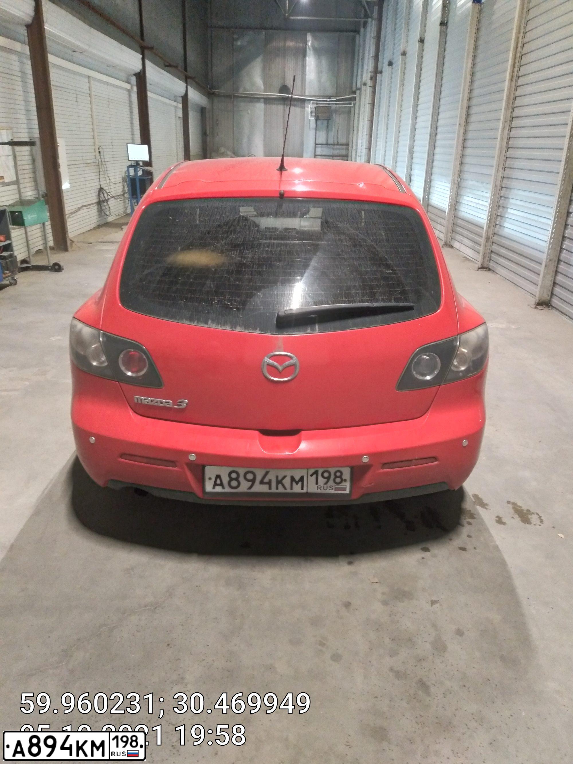 Фото автомобиля MAZDA 3, 2007 — госномер А894КМ198. Цвет: Красный