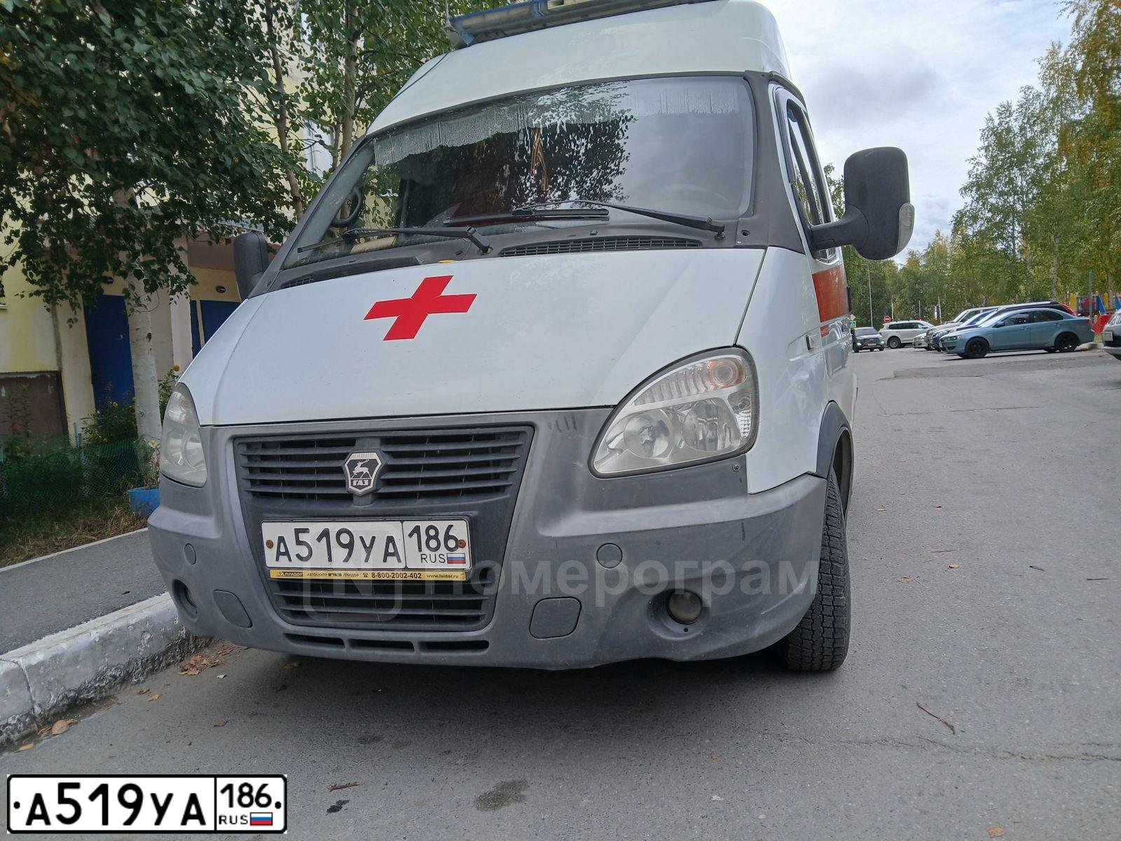 Фото автомобиля KIA SPORTAGE, 2011 — госномер К585ЕВ72. Цвет: ЧЕРНЫЙ ПЕРЛАМУТР