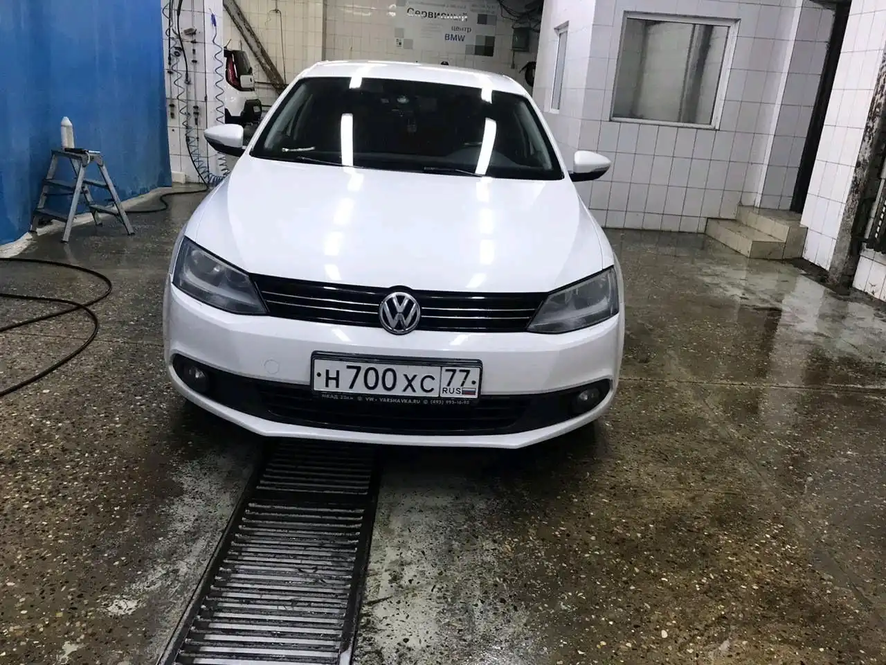 Фото автомобиля KIA RIO, 2019 — госномер В668УМ797. Цвет: БЕЛЫЙ