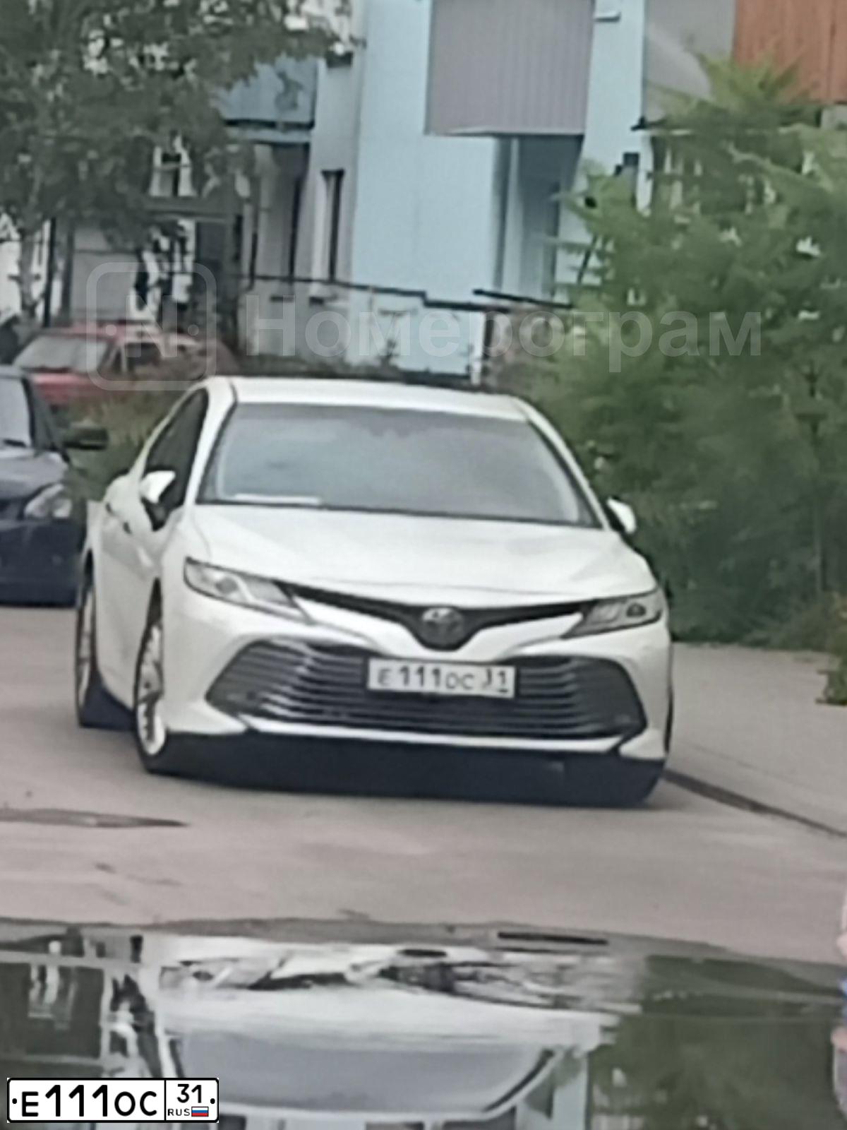 Фото автомобиля MITSUBISHI LANCER, 2005 — госномер Р331УА33. Цвет: Серебристый