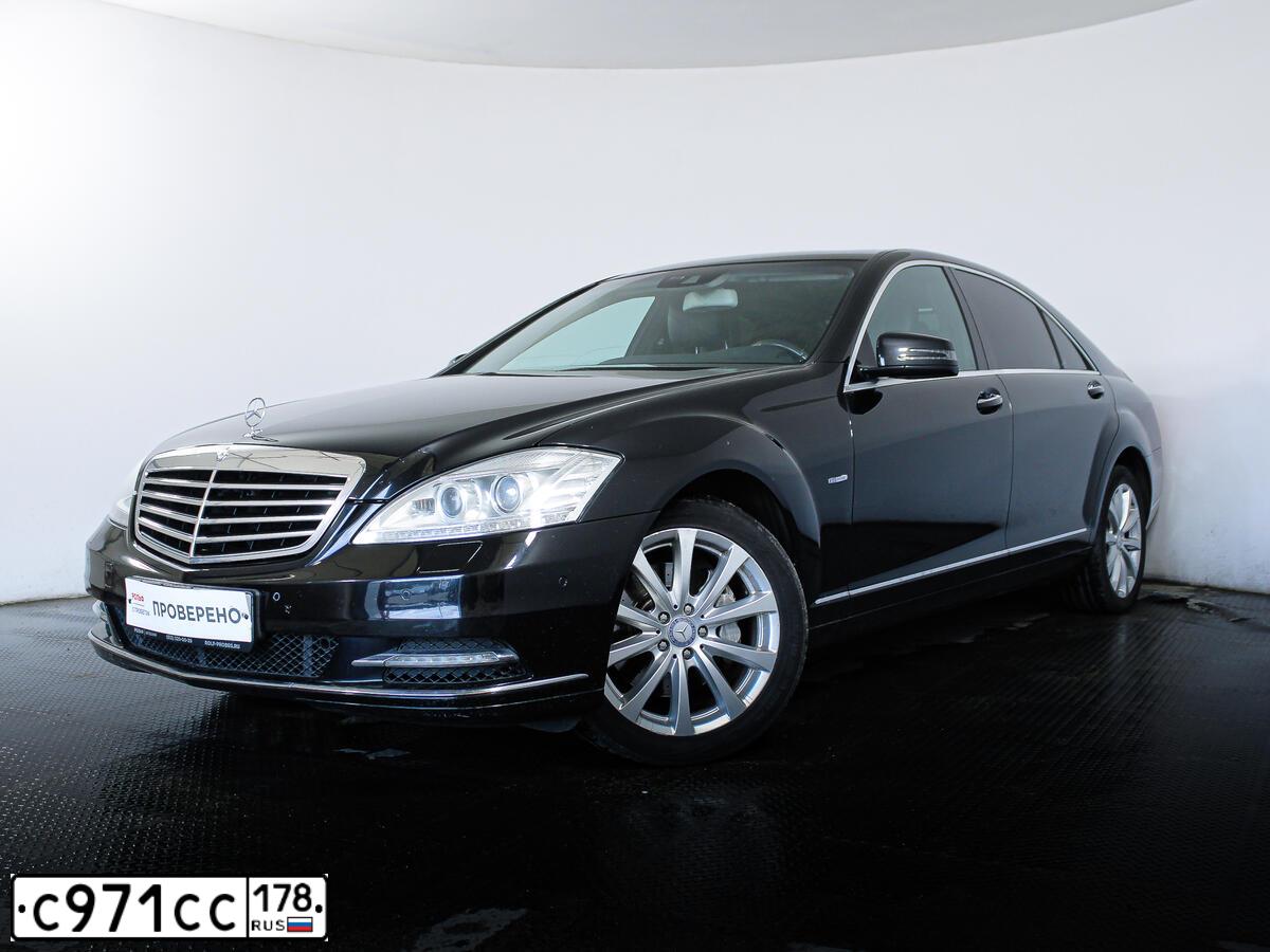 Фото автомобиля MERCEDES S-KLASSE, 2012 — госномер О262МА60. Цвет: ЧЕРНЫЙ