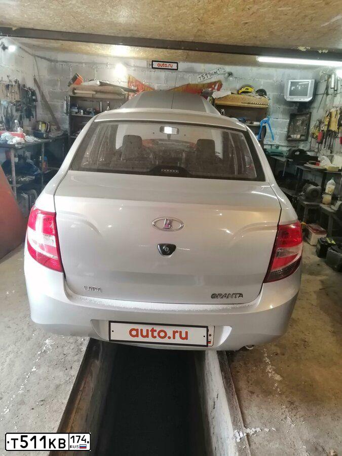 Фото автомобиля MITSUBISHI OUTLANDER, 2005 — госномер Т511КВ174. Цвет: СЕРЫЙ