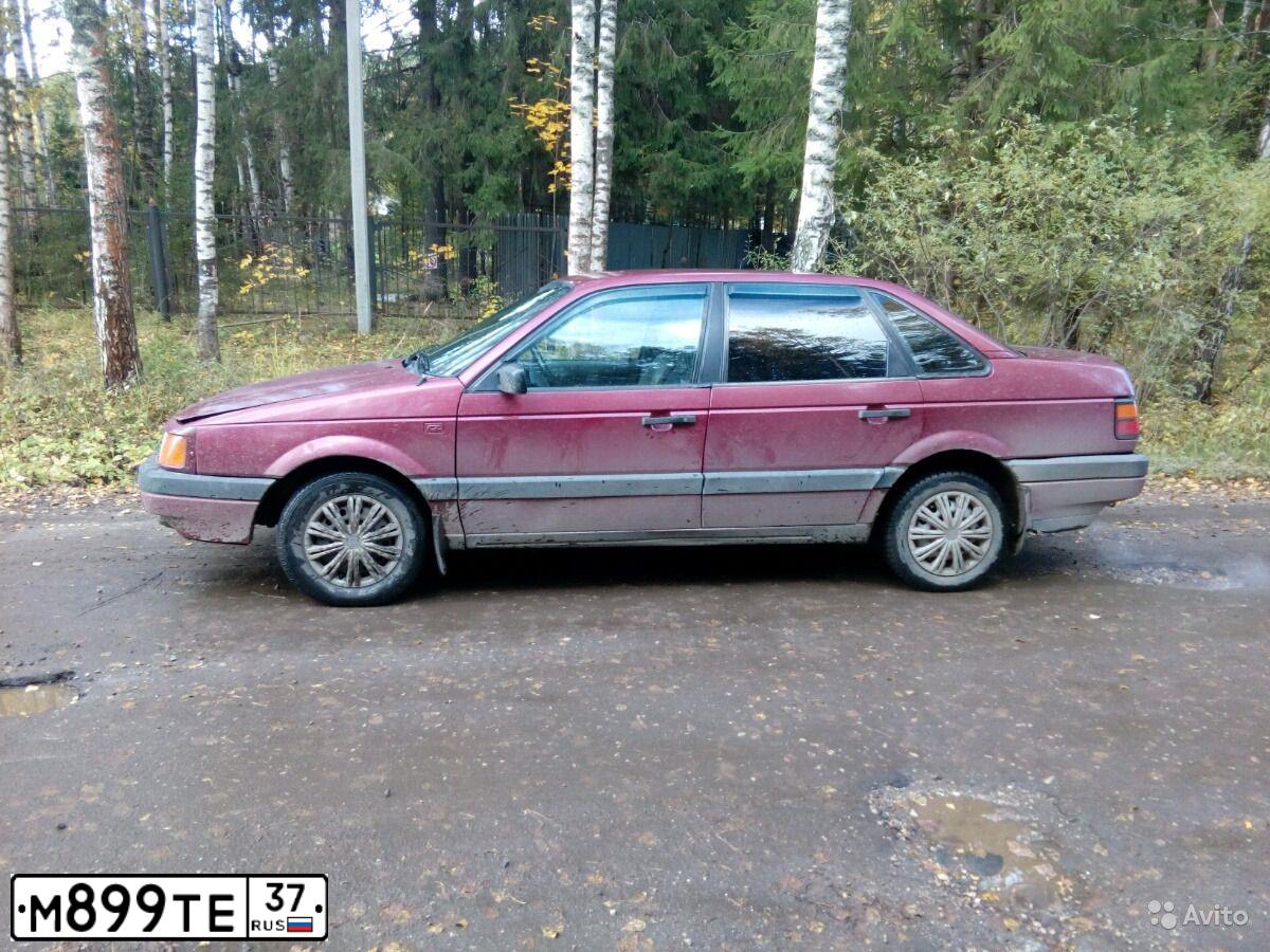 Фото автомобиля VOLKSWAGEN PASSAT, 1989 — госномер М899ТЕ37. Цвет: Красный