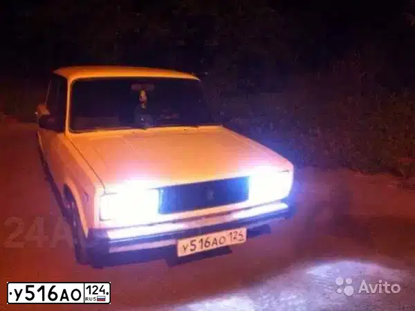 Фото автомобиля LADA 2105, 1997 — госномер У516АО124. Цвет: БЕЛЫЙ