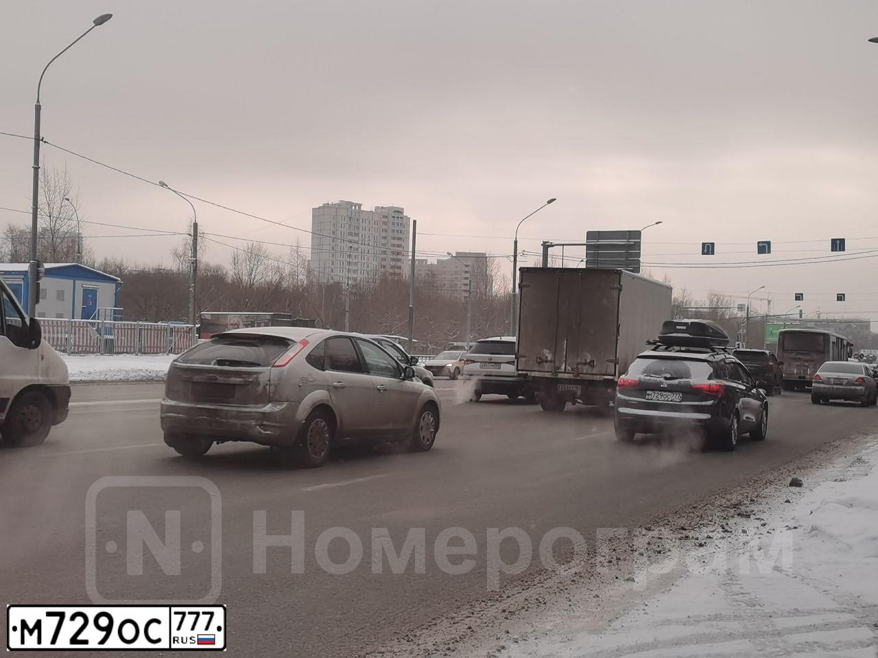 Фото автомобиля KIA CEE'D, 2015 — госномер М729ОС777. Цвет: СЕРЫЙ